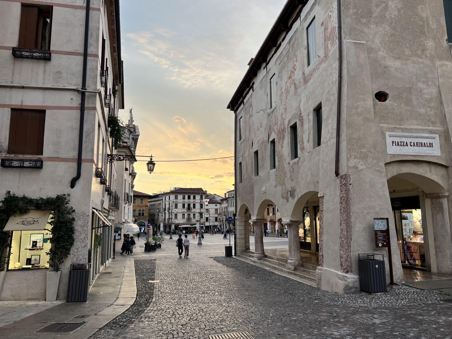 Ponte Vecchio, Elegante Appartamento A Due Passi Dal Centro Μπασάνο Ντελ Γκράπα Εξωτερικό φωτογραφία